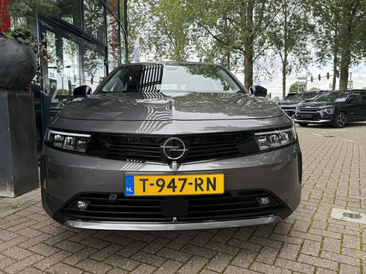 1.2 Business Edition 130PK | Afn. Trekhaak |ECC | PDC voor achter + Camera | Navigatie | LM Velgen |