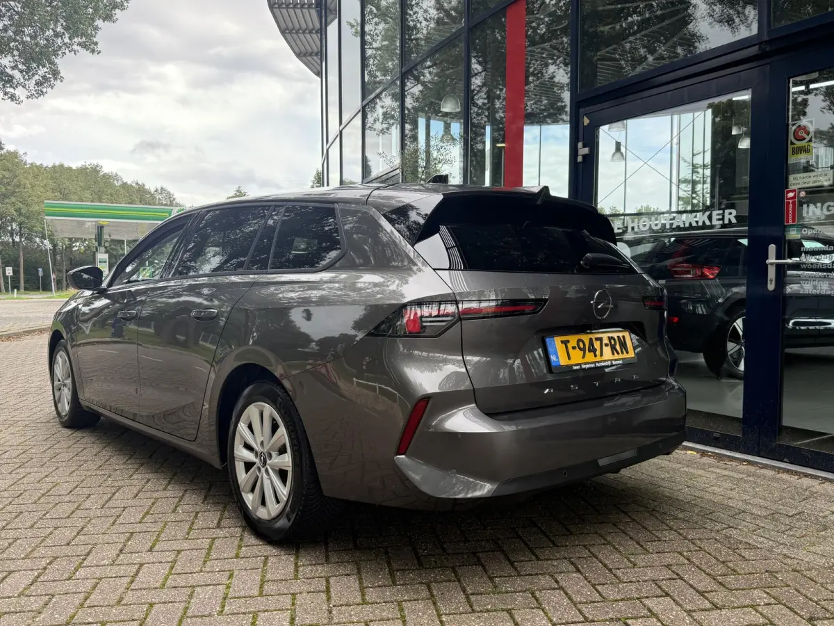 1.2 Business Edition 130PK | Afn. Trekhaak |ECC | PDC voor achter + Camera | Navigatie | LM Velgen |