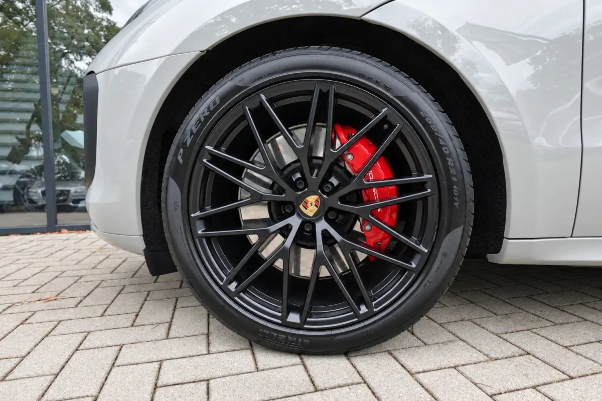 2.9 GTS PANO SPORT CHRONO BOSE