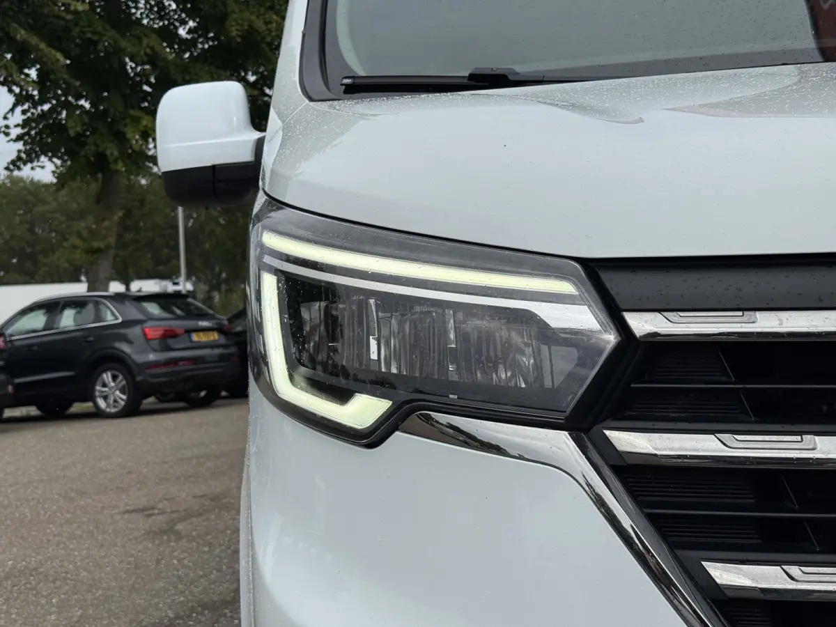2.0 dCi 130 T30 L2H1 Work Edition | NL-auto | 1e Eig | LED | Navi | PDC | Cruisec.