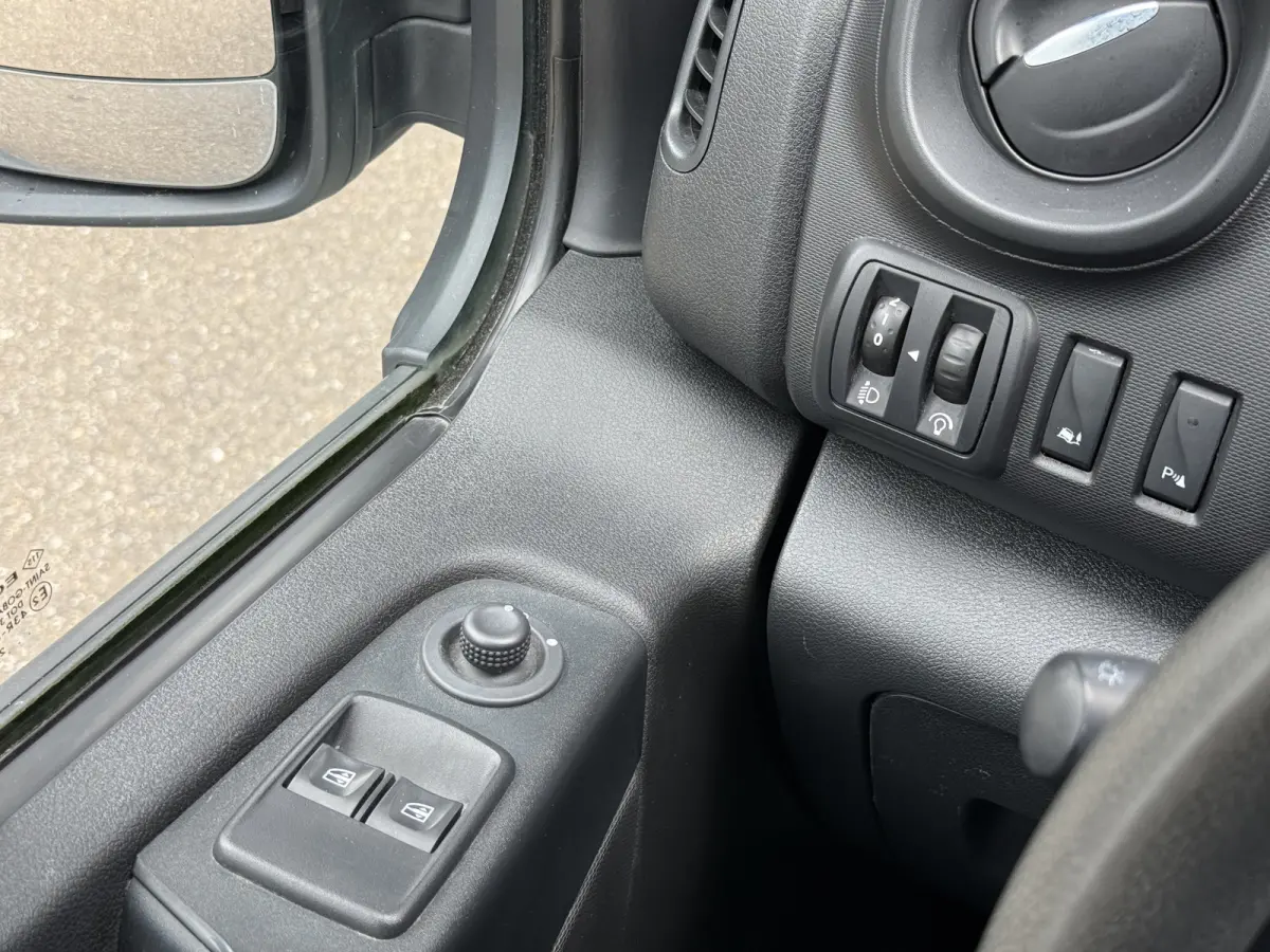2.0 dCi 120 T29 L2H1 Work Edition | NL-auto | 1e Eig | LED | Navi | PDC | Cruisec.