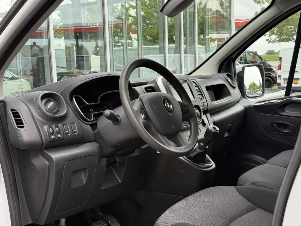 2.0 dCi 120 T29 L2H1 Work Edition | NL-auto | 1e Eig | LED | Navi | PDC | Cruisec.