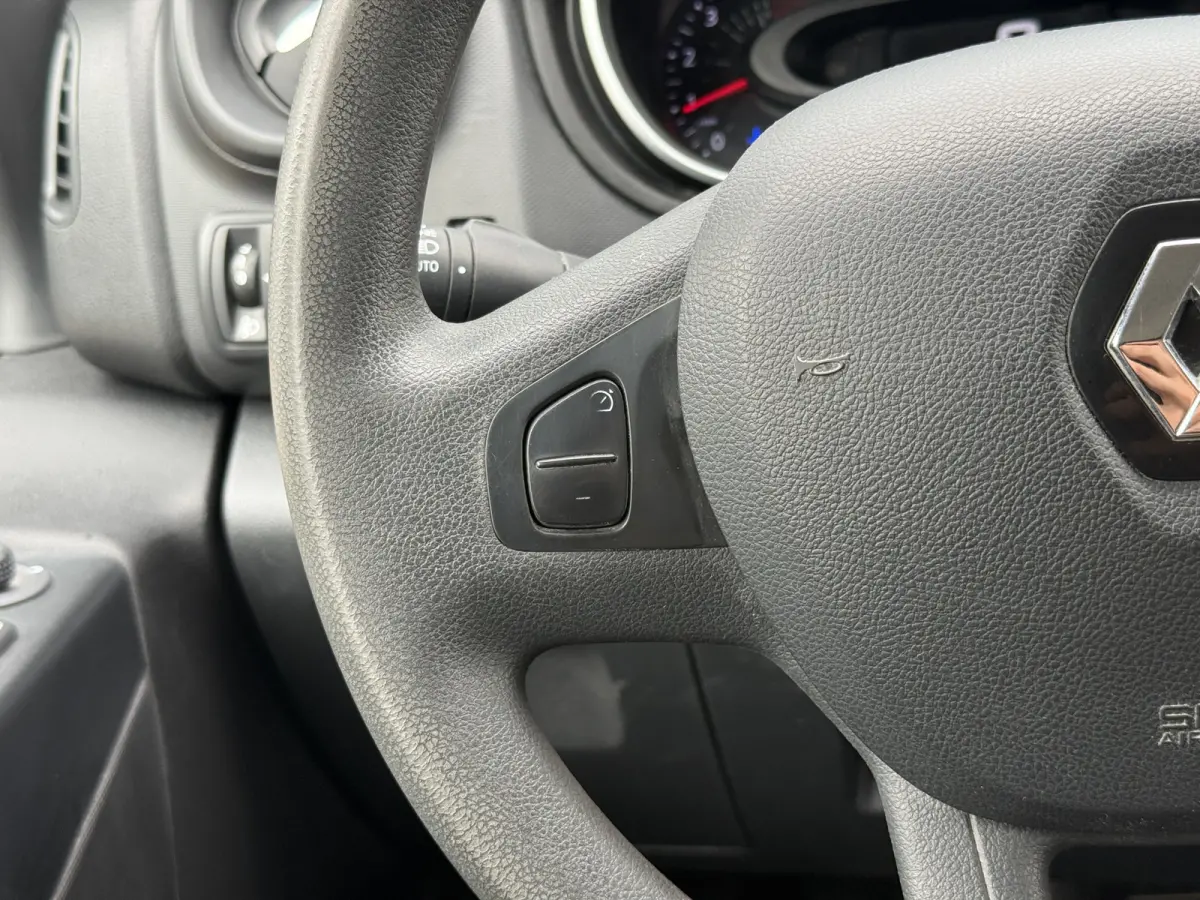 2.0 dCi 120 T29 L2H1 Work Edition | NL-auto | 1e Eig | LED | Navi | PDC | Cruisec.