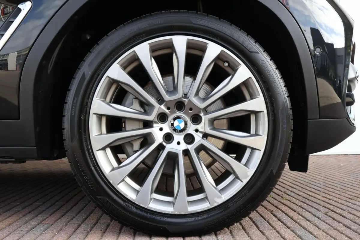 xDrive30e High Executive | Panorama Dak | Stuur & Stoelverwarming Voor en Achter | Parking Assistant Plus | Driving Assistant Plus | Harman Kardon | Elektr. Stoelen |