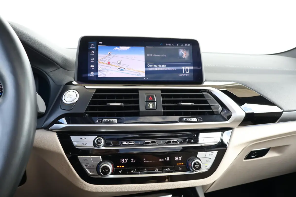 xDrive30e High Executive | Panorama Dak | Stuur & Stoelverwarming Voor en Achter | Parking Assistant Plus | Driving Assistant Plus | Harman Kardon | Elektr. Stoelen |