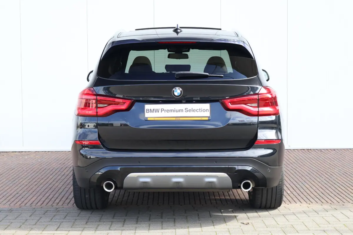 xDrive30e High Executive | Panorama Dak | Stuur & Stoelverwarming Voor en Achter | Parking Assistant Plus | Driving Assistant Plus | Harman Kardon | Elektr. Stoelen |