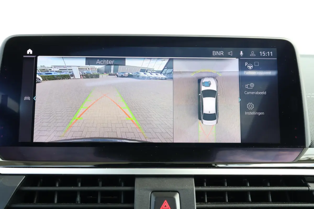 xDrive30e High Executive | Panorama Dak | Stuur & Stoelverwarming Voor en Achter | Parking Assistant Plus | Driving Assistant Plus | Harman Kardon | Elektr. Stoelen |