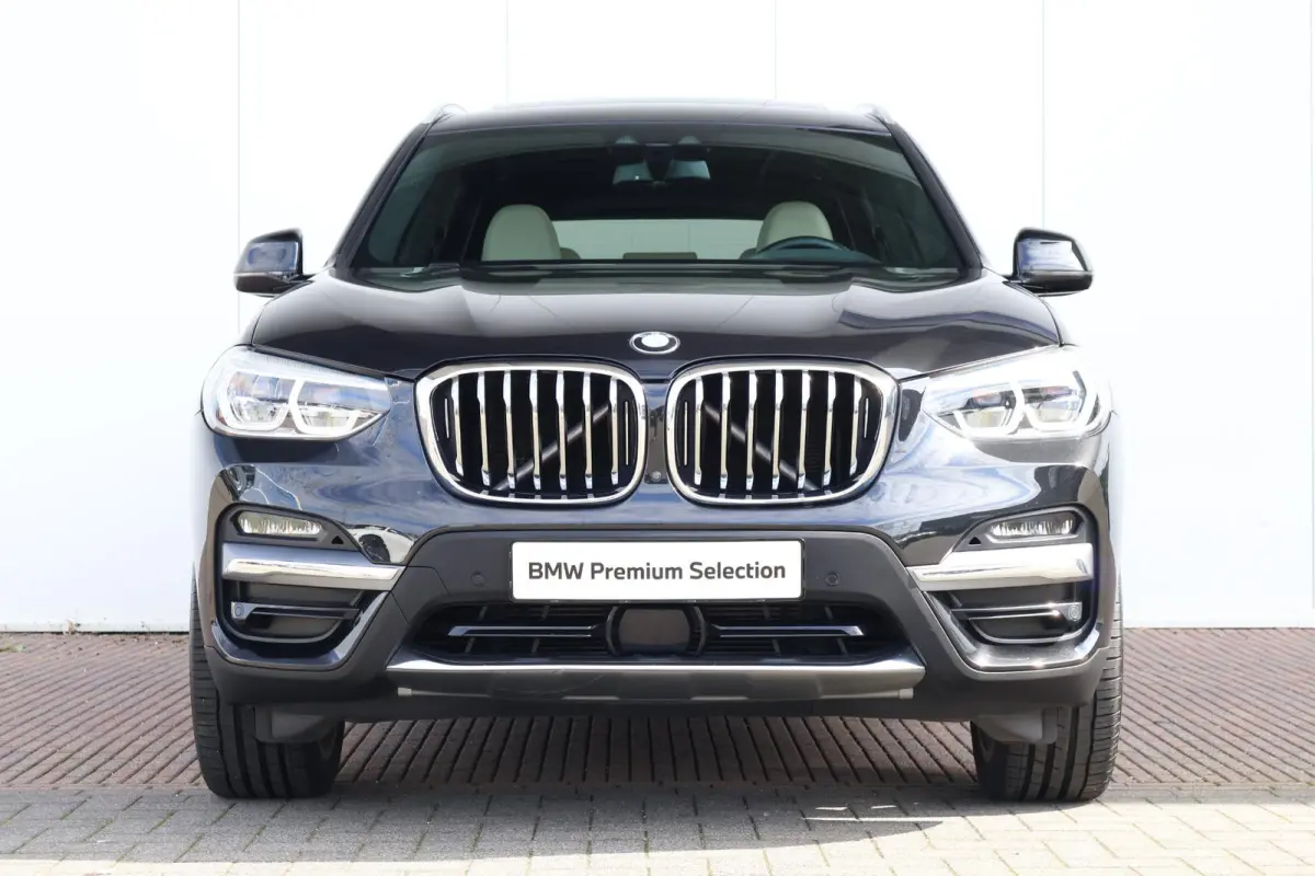 xDrive30e High Executive | Panorama Dak | Stuur & Stoelverwarming Voor en Achter | Parking Assistant Plus | Driving Assistant Plus | Harman Kardon | Elektr. Stoelen |