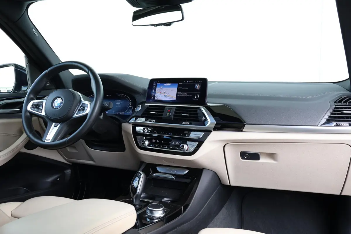 xDrive30e High Executive | Panorama Dak | Stuur & Stoelverwarming Voor en Achter | Parking Assistant Plus | Driving Assistant Plus | Harman Kardon | Elektr. Stoelen |
