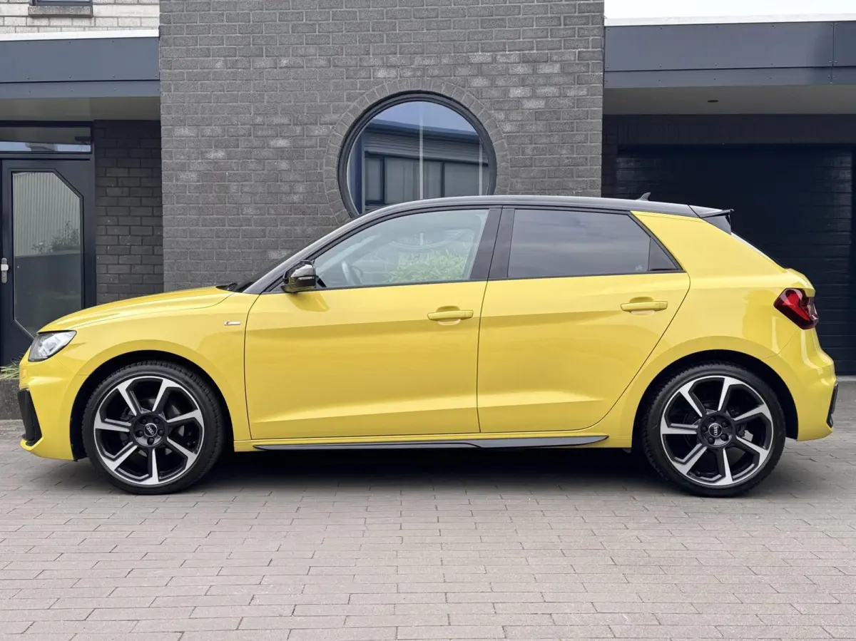 30 TFSI S Line edition one Carplay Navi Led Stoelverwarming