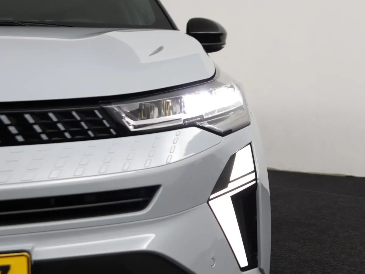 techno full hybrid E-Tech 160 | Google Navigatie | Parkeercamera | Climate Control |