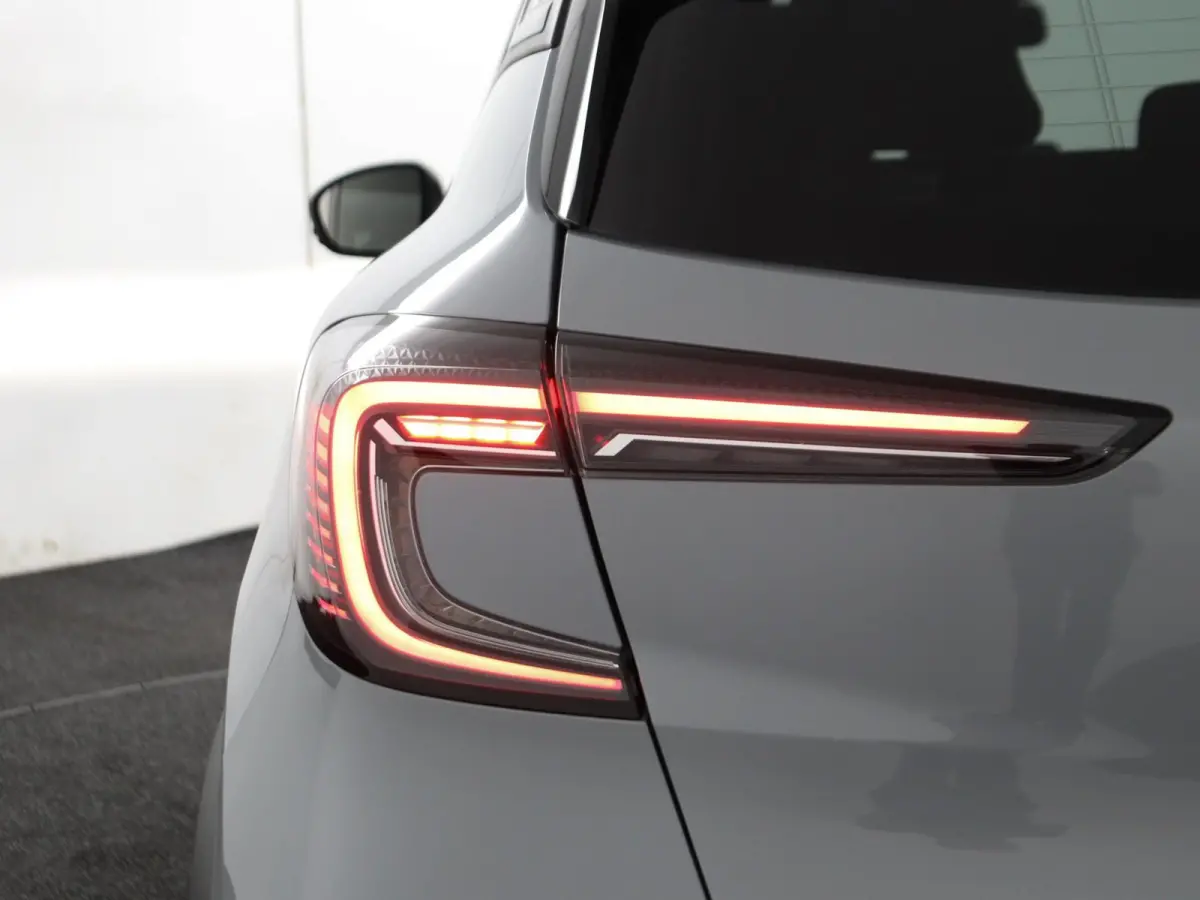 techno full hybrid E-Tech 160 | Google Navigatie | Parkeercamera | Climate Control |