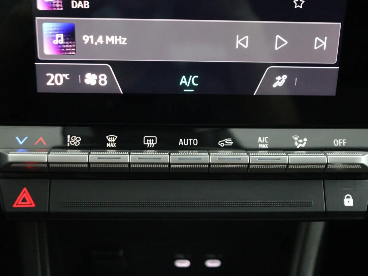 techno full hybrid E-Tech 160 | Google Navigatie | Parkeercamera | Climate Control |