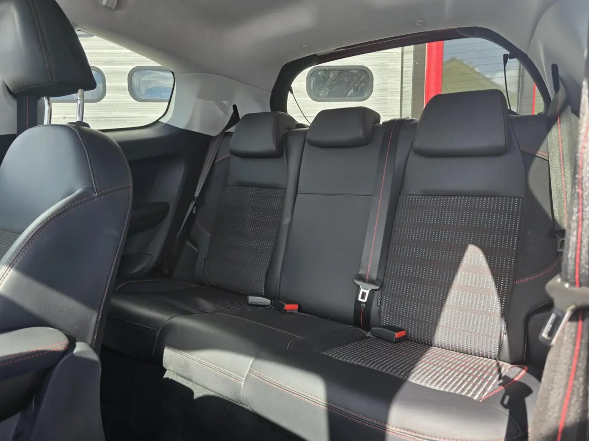 1.2 PureTech GT-line Clima/Navi/Cruise/17" LMV