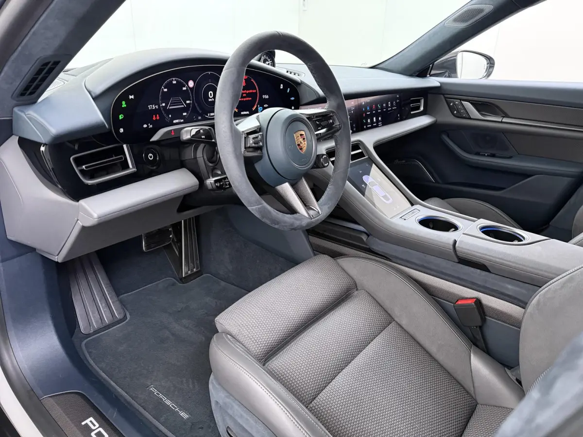 Turbo 93 kWh SOH 91% | SPORT CHRONO | HEAD-UP | CARBON PAKKET | ALCANTARA STOELEN + HEMEL | DUAL SCHERM | PSCB KERAMISCH GECOATE REMMEN | BURMESTER PREMIUM AUDIO | STOELVERWARMING + STUURWIE