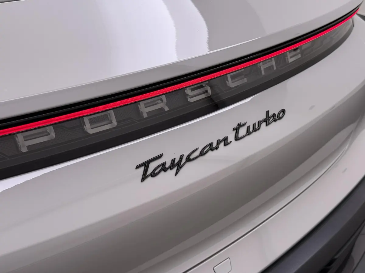 Turbo 93 kWh SOH 91% | SPORT CHRONO | HEAD-UP | CARBON PAKKET | ALCANTARA STOELEN + HEMEL | DUAL SCHERM | PSCB KERAMISCH GECOATE REMMEN | BURMESTER PREMIUM AUDIO | STOELVERWARMING + STUURWIE