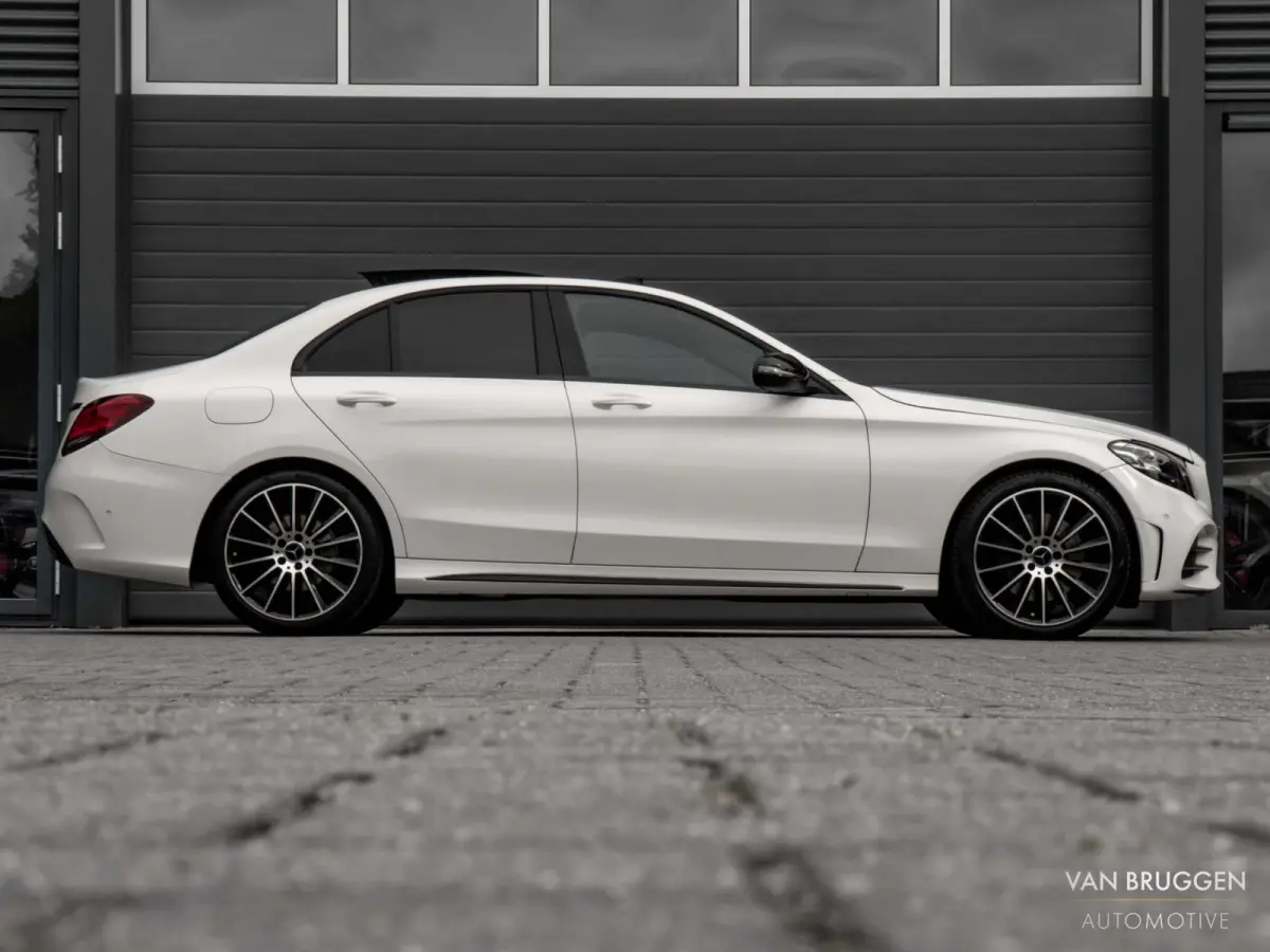 300 AMG Premium Plus Pano Burmester Memory Luchtvering