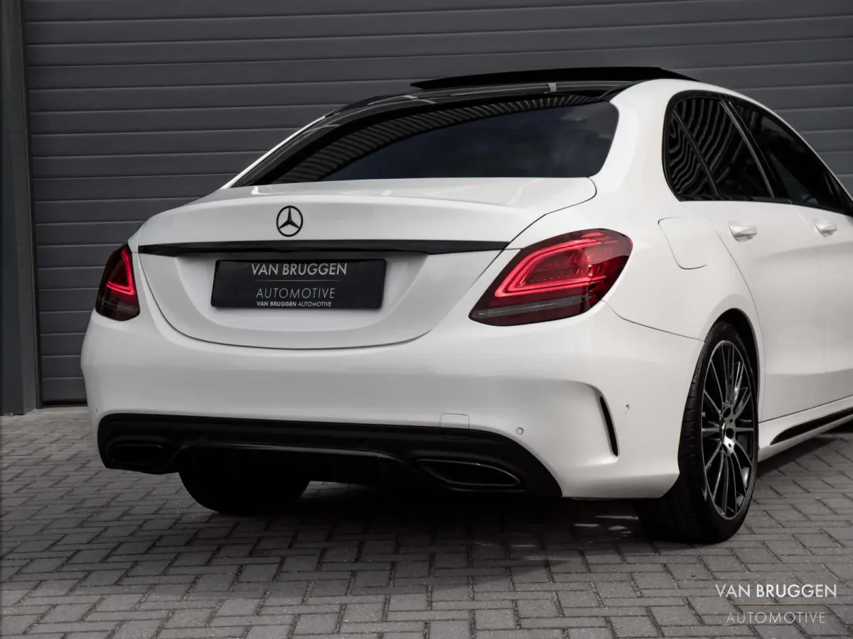 300 AMG Premium Plus Pano Burmester Memory Luchtvering