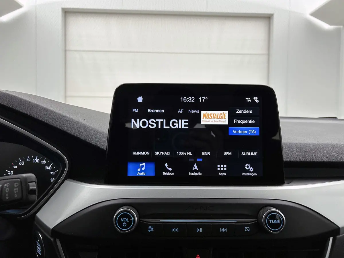 1.0 EcoBoost Trend Edition Business | Winterpack | Clima | Navi | Apple Carplay | Cruise Control | LMV |