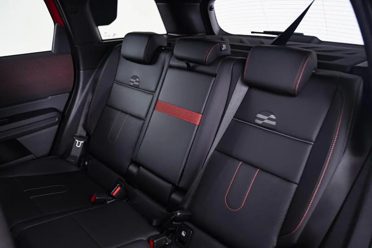 SE ALL4 John Cooper Works L Glazen panoramadak - Head up - Harman Kardon - Driving/Parking Assistant Plus - Comfort Access - High-beam Assistant - Getinte Ruiten -