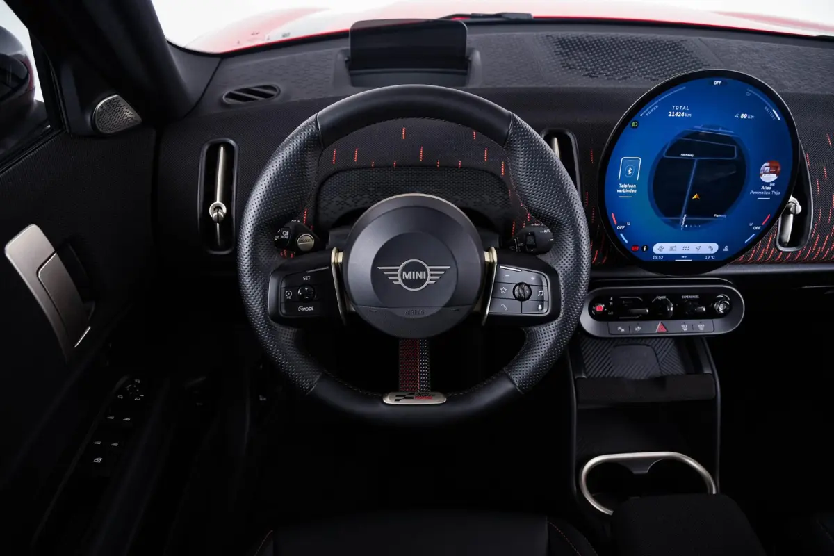 SE ALL4 John Cooper Works L Glazen panoramadak - Head up - Harman Kardon - Driving/Parking Assistant Plus - Comfort Access - High-beam Assistant - Getinte Ruiten -