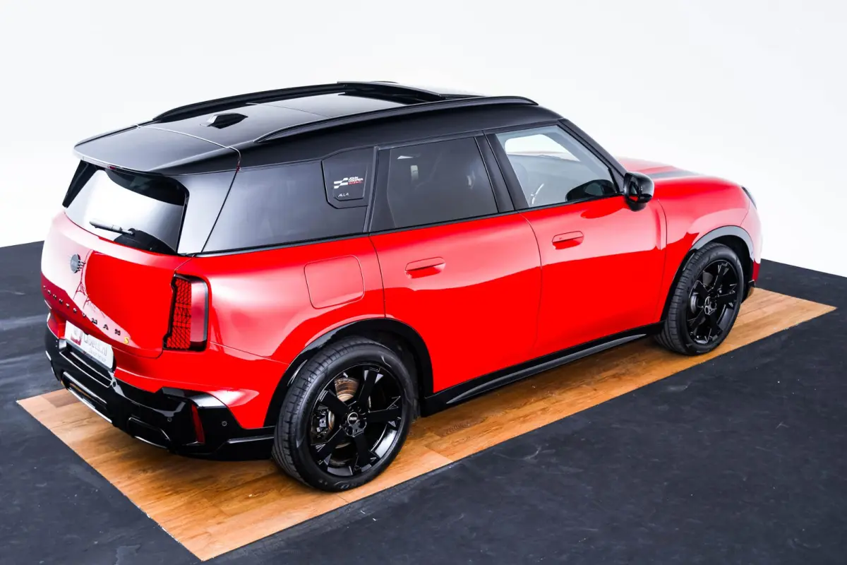 SE ALL4 John Cooper Works L Glazen panoramadak - Head up - Harman Kardon - Driving/Parking Assistant Plus - Comfort Access - High-beam Assistant - Getinte Ruiten -