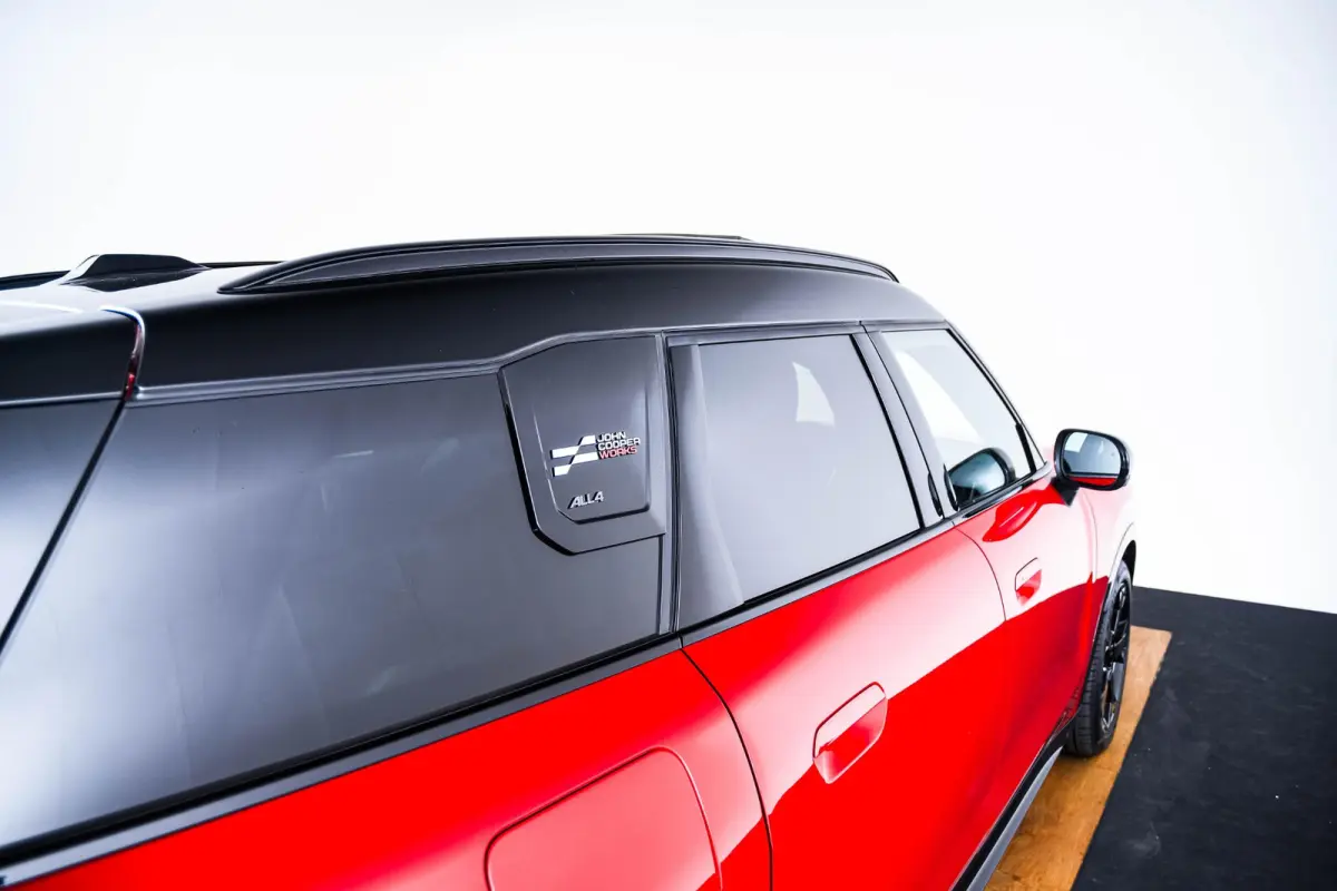SE ALL4 John Cooper Works L Glazen panoramadak - Head up - Harman Kardon - Driving/Parking Assistant Plus - Comfort Access - High-beam Assistant - Getinte Ruiten -