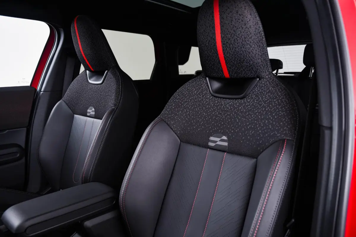 SE ALL4 John Cooper Works L Glazen panoramadak - Head up - Harman Kardon - Driving/Parking Assistant Plus - Comfort Access - High-beam Assistant - Getinte Ruiten -