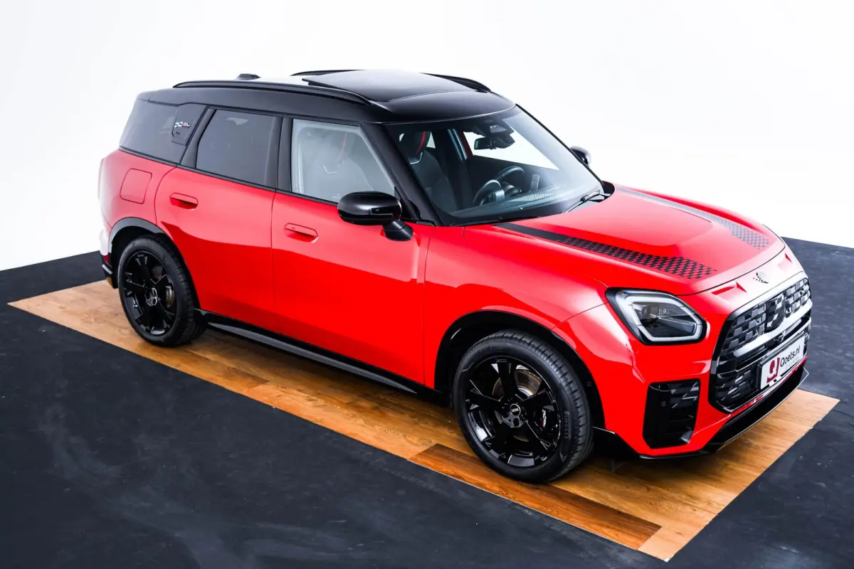 SE ALL4 John Cooper Works L Glazen panoramadak - Head up - Harman Kardon - Driving/Parking Assistant Plus - Comfort Access - High-beam Assistant - Getinte Ruiten -