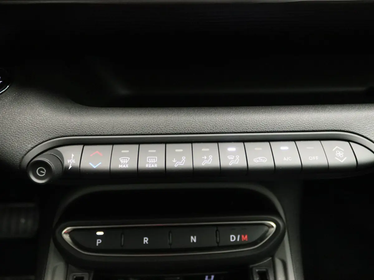 1.2 e-Hybrid Longitude | Apple Carplay/Android Auto | Climate Control | Cruise Control | Lichtmetalen Velgen |