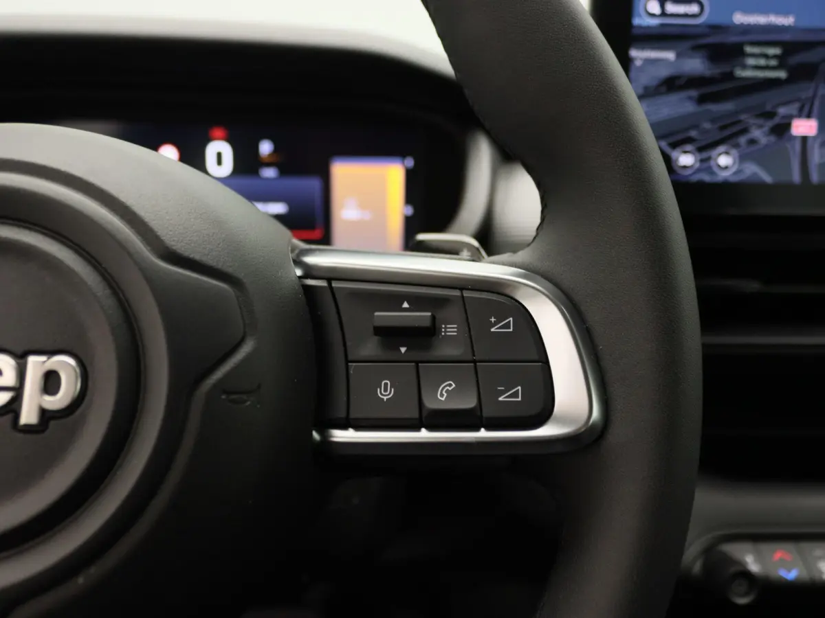 1.2 e-Hybrid Longitude | Apple Carplay/Android Auto | Climate Control | Cruise Control | Lichtmetalen Velgen |