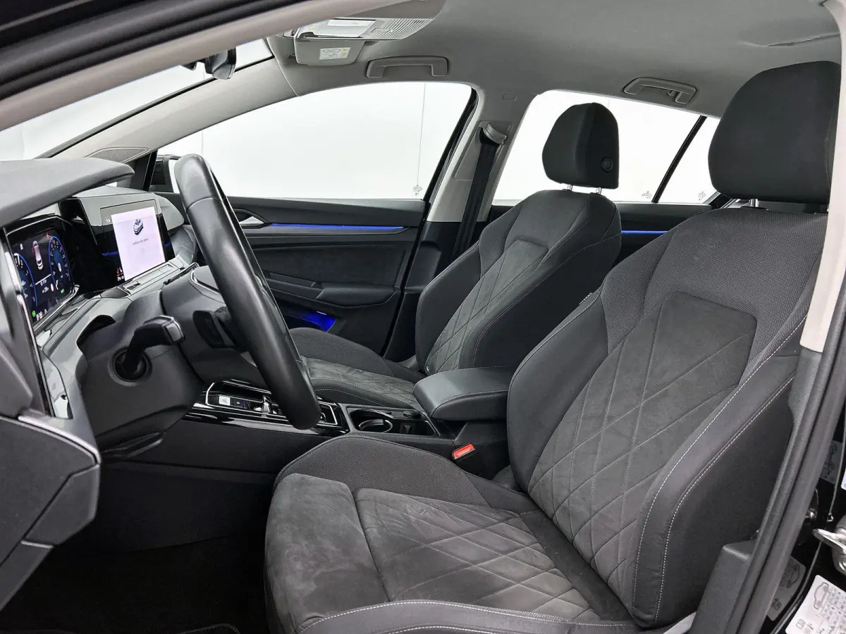 1.4 eHybrid Style | APPLE CARPLAY | ANDROID AUTO | ACHTERUITRIJCAMERA | STOELVERWARMING | STUURVERWARMING | SFEERVERLICHTING | IQ LIGHT VOOR | LICHTMETALEN VELGEN | COMFORT STOELEN | DAB RAD