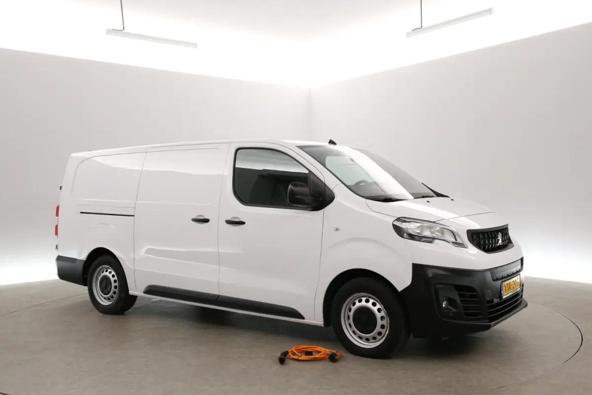 75 kWh L3H1 Long Range | Snelladen | SOH 94% | Airco | Cruise | 3 Zits | Carplay | Parkeersens.
