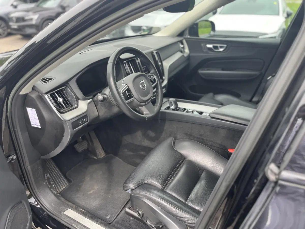 T6 Plug-in hybrid AWD R-Design | Black Pakket | Power Seats | Trekhaak | Panoramadak | Climate Pack |