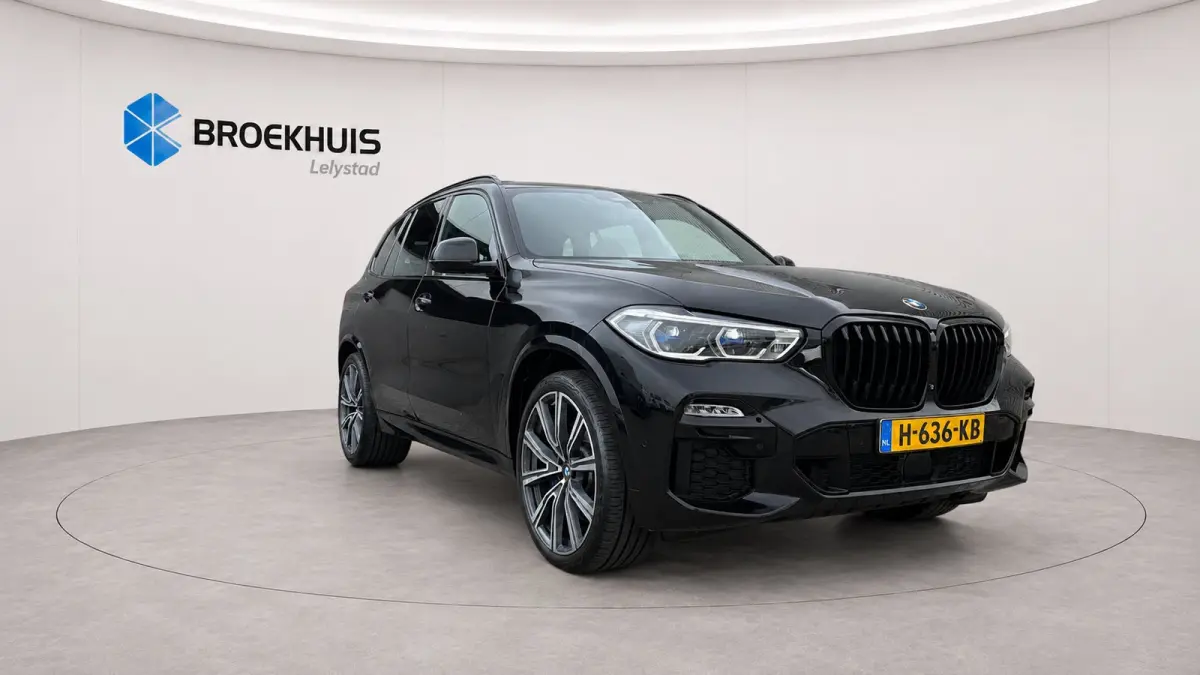 XDRIVE45E 394PK HIGH EXECUTIVE M-SPORT AUTOMAAT / NAVI / LEDER / LASER-LED / CLIMA / 22" LMV / KEYLESS / CAMERA / LUCHTVERING / HARMAN KARDON / ADAPT. CRUISECONTROL / WINTERPAKKET !!