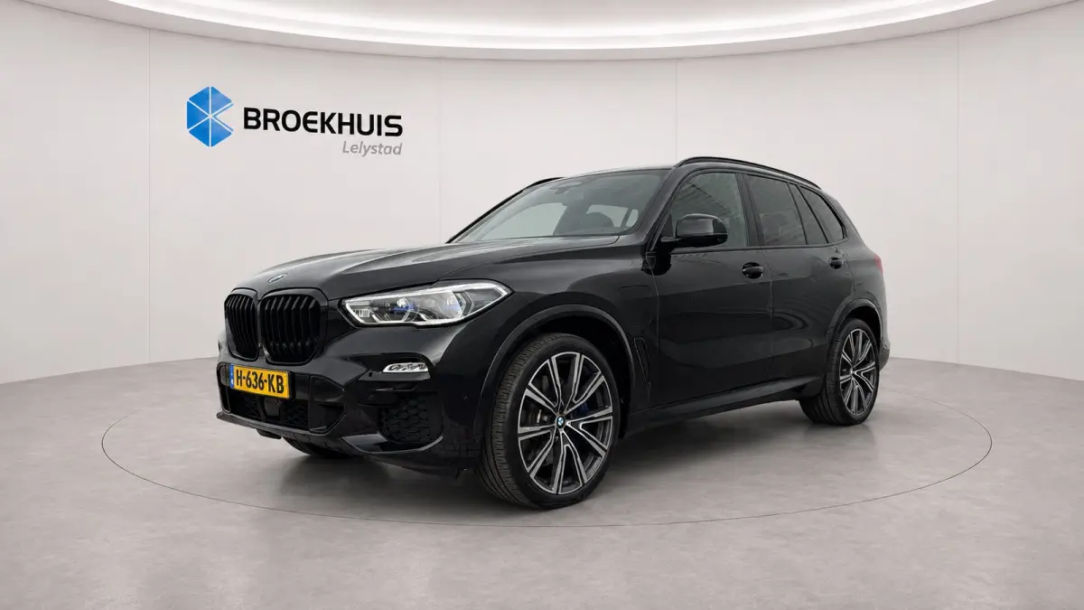 XDRIVE45E 394PK HIGH EXECUTIVE M-SPORT AUTOMAAT / NAVI / LEDER / LASER-LED / CLIMA / 22" LMV / KEYLESS / CAMERA / LUCHTVERING / HARMAN KARDON / ADAPT. CRUISECONTROL / WINTERPAKKET !!