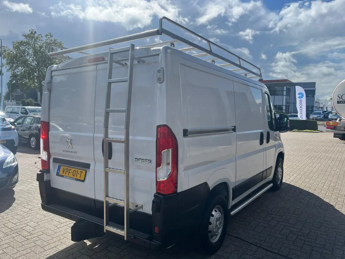 330 2.2 BlueHDi 120 L1H1 Premium | IMPERIAAL | TREKHAAK | | 2 zitplaatsen rechtsvoor | Airco | Alarm klasse 1(startblokkering)