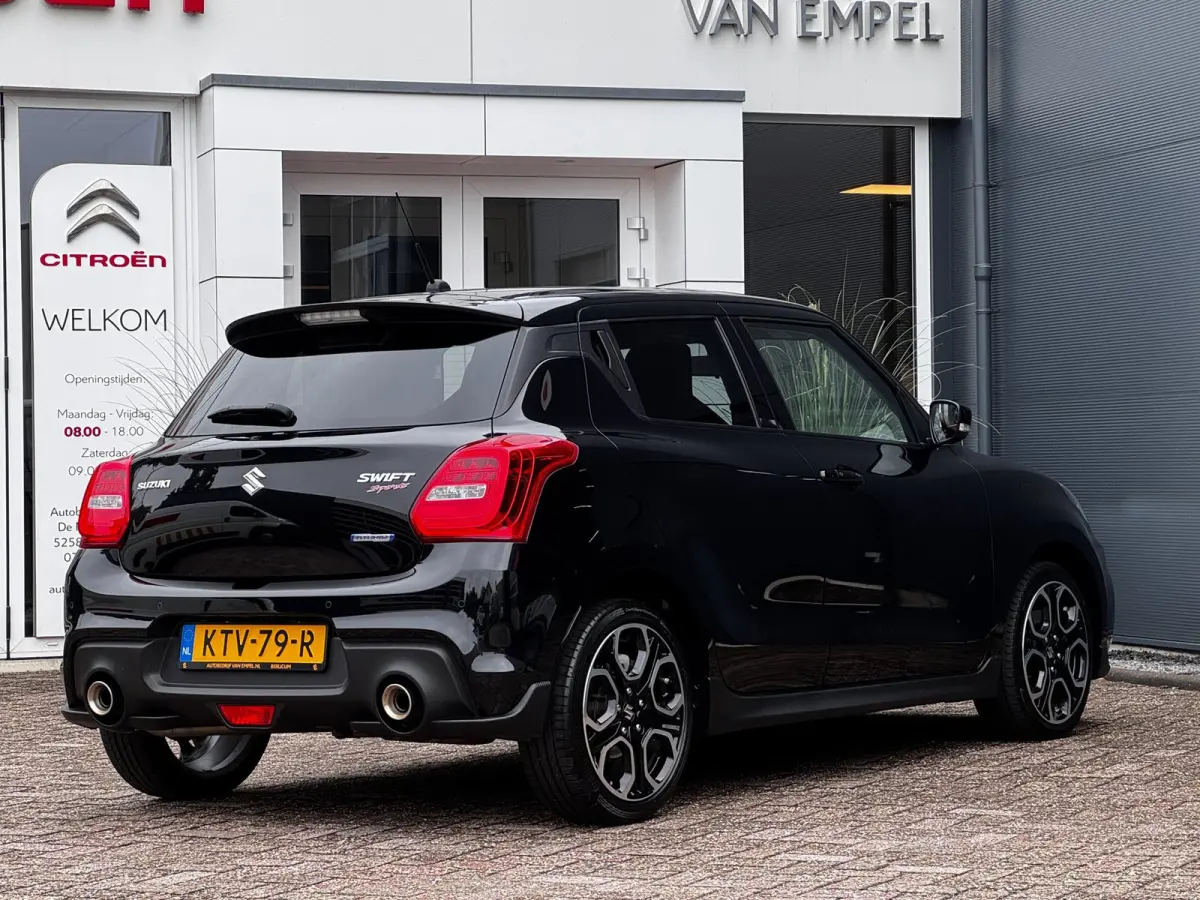 1.4 Sport Smart Hybrid | Camera | Stoelverwarming | Climate control | Navigatie