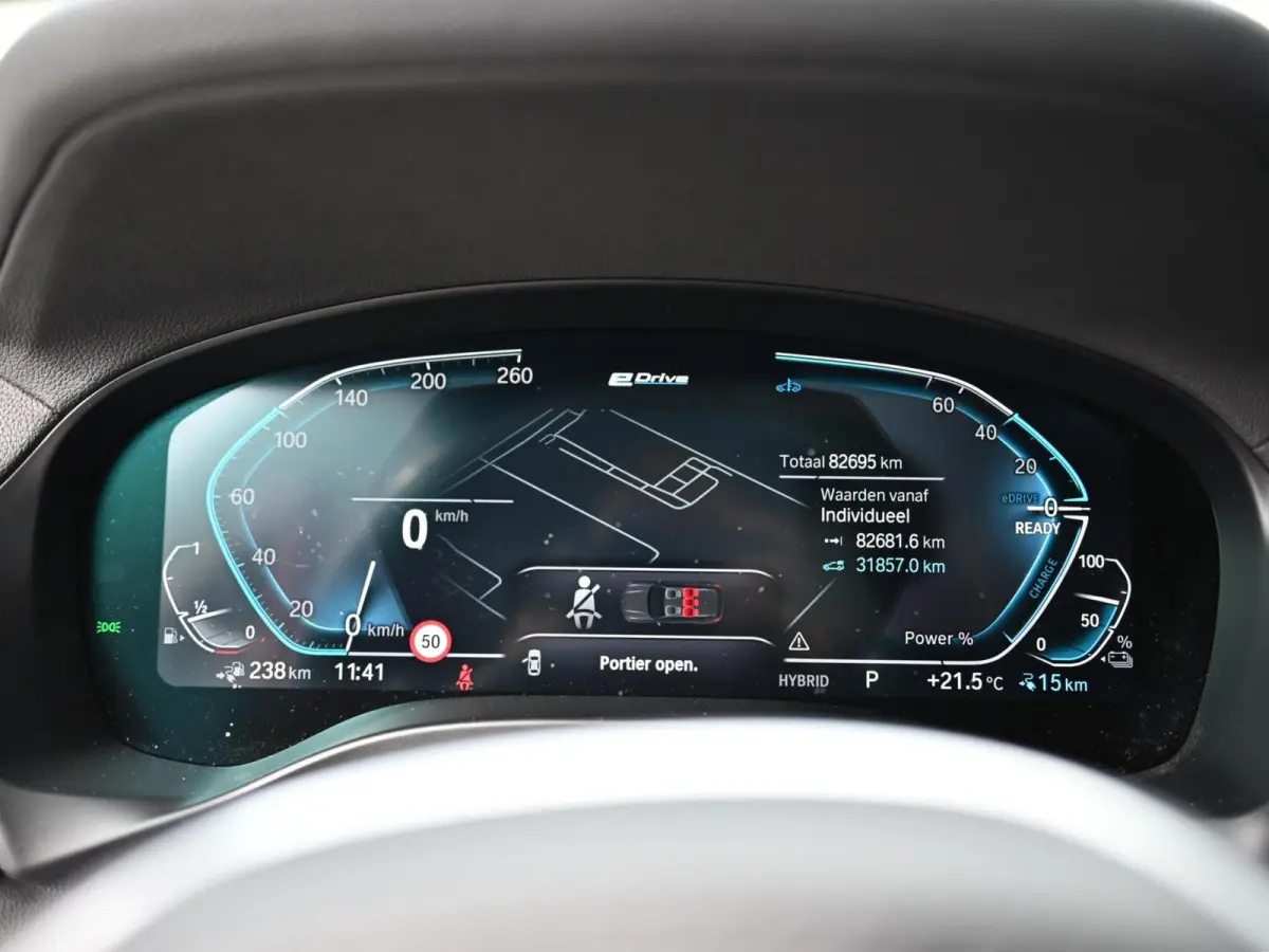 xDrive30e M-Sport Shadow Line | Pano | 360 | Laser Led | Vernasca Leder | Carplay / Android | Trekhaak | Stuurwielverwarming | Stoelverwarming | Keyless | Head-Up | Cruise | Digital Dash | S