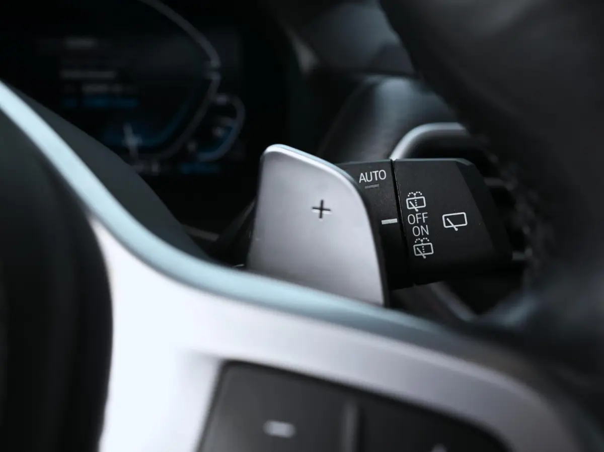 xDrive30e M-Sport Shadow Line | Pano | 360 | Laser Led | Vernasca Leder | Carplay / Android | Trekhaak | Stuurwielverwarming | Stoelverwarming | Keyless | Head-Up | Cruise | Digital Dash | S