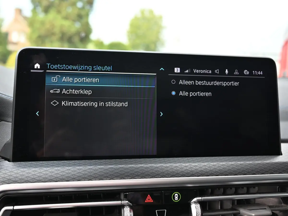 xDrive30e M-Sport Shadow Line | Pano | 360 | Laser Led | Vernasca Leder | Carplay / Android | Trekhaak | Stuurwielverwarming | Stoelverwarming | Keyless | Head-Up | Cruise | Digital Dash | S