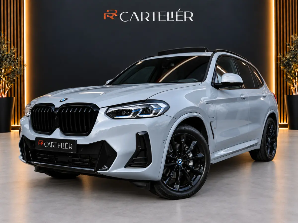 xDrive30e M-Sport Shadow Line | Pano | 360 | Laser Led | Vernasca Leder | Carplay / Android | Trekhaak | Stuurwielverwarming | Stoelverwarming | Keyless | Head-Up | Cruise | Digital Dash | S