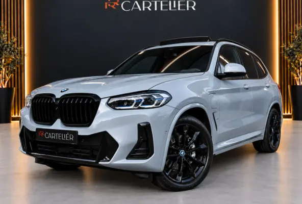 xDrive30e M-Sport Shadow Line | Pano | 360 | Laser Led | Vernasca Leder | Carplay / Android | Trekhaak | Stuurwielverwarming | Stoelverwarming | Keyless | Head-Up | Cruise | Digital Dash | S