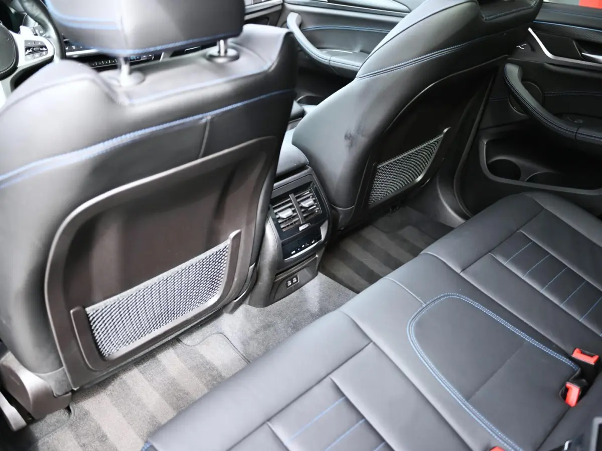 xDrive30e M-Sport Shadow Line | Pano | 360 | Laser Led | Vernasca Leder | Carplay / Android | Trekhaak | Stuurwielverwarming | Stoelverwarming | Keyless | Head-Up | Cruise | Digital Dash | S