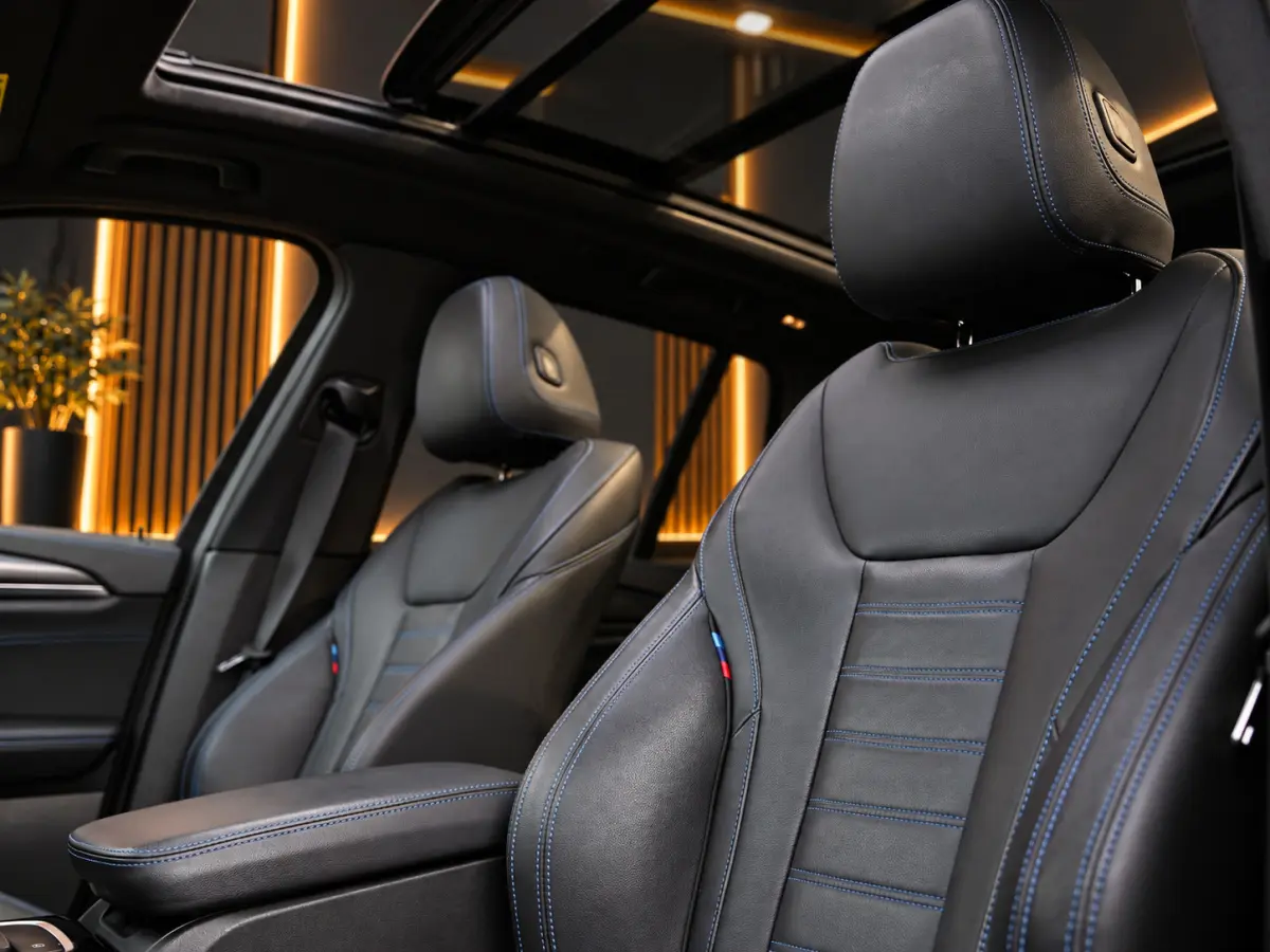xDrive30e M-Sport Shadow Line | Pano | 360 | Laser Led | Vernasca Leder | Carplay / Android | Trekhaak | Stuurwielverwarming | Stoelverwarming | Keyless | Head-Up | Cruise | Digital Dash | S