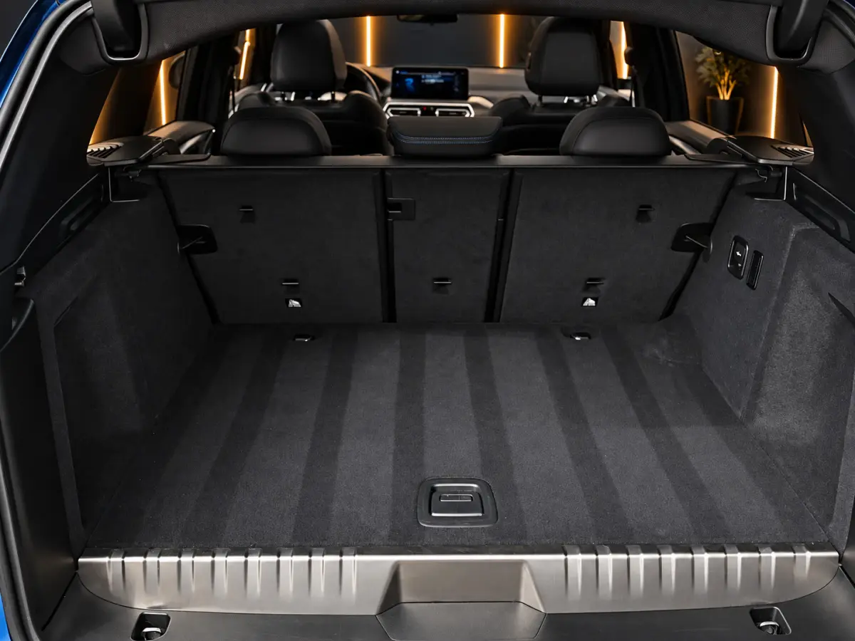 xDrive30e M-Sport Shadow Line | Pano | 360 | Laser Led | Vernasca Leder | Carplay / Android | Trekhaak | Stuurwielverwarming | Stoelverwarming | Keyless | Head-Up | Cruise | Digital Dash | S