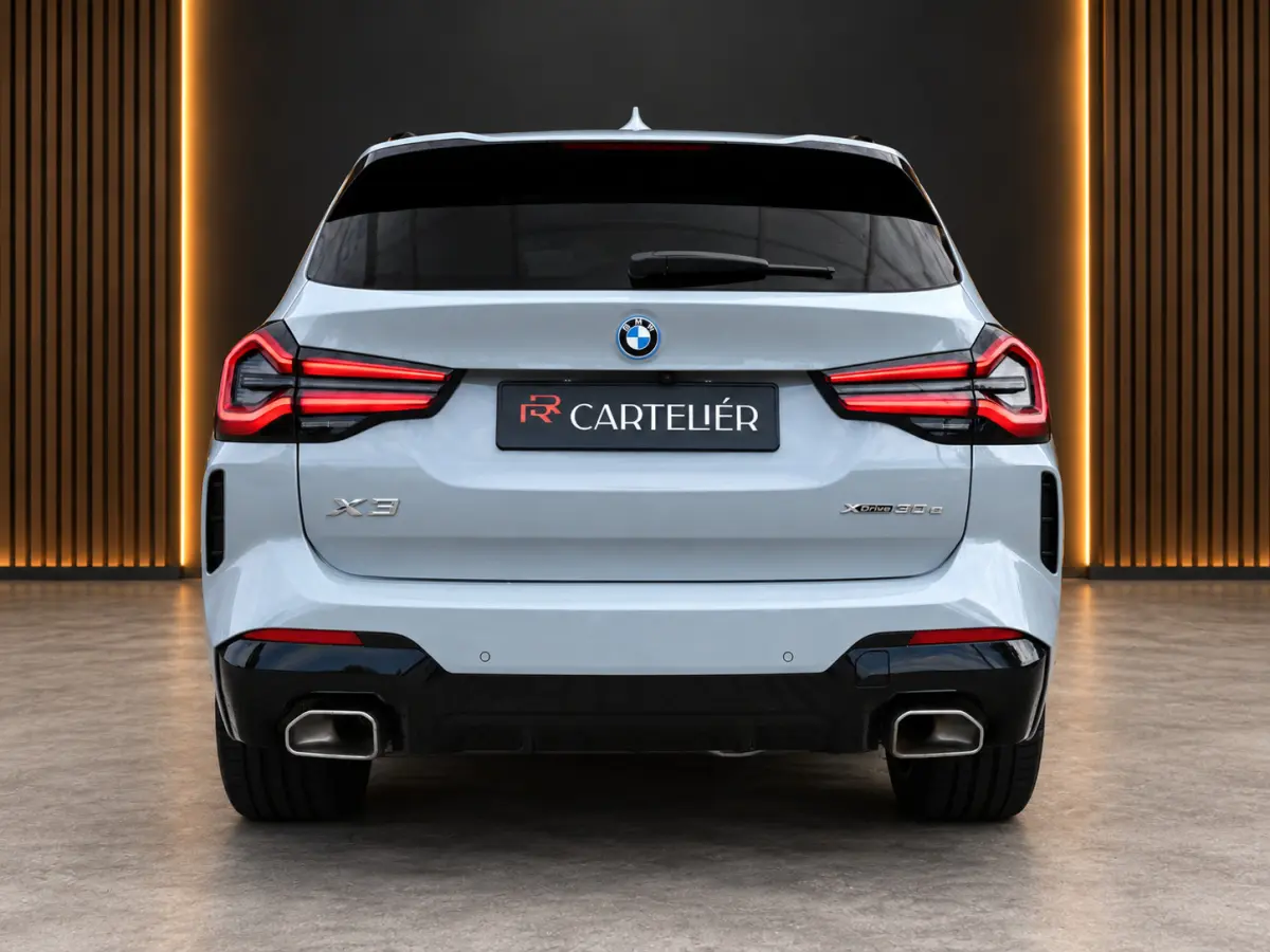 xDrive30e M-Sport Shadow Line | Pano | 360 | Laser Led | Vernasca Leder | Carplay / Android | Trekhaak | Stuurwielverwarming | Stoelverwarming | Keyless | Head-Up | Cruise | Digital Dash | S