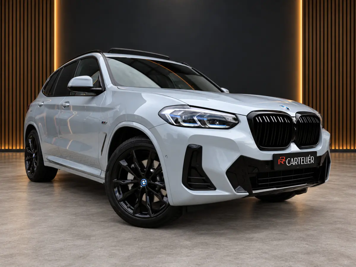 xDrive30e M-Sport Shadow Line | Pano | 360 | Laser Led | Vernasca Leder | Carplay / Android | Trekhaak | Stuurwielverwarming | Stoelverwarming | Keyless | Head-Up | Cruise | Digital Dash | S