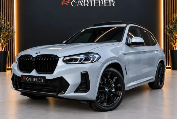 xDrive30e M-Sport Shadow Line | Pano | 360 | Laser Led | Vernasca Leder | Carplay / Android | Trekhaak | Stuurwielverwarming | Stoelverwarming | Keyless | Head-Up | Cruise | Digital Dash | S