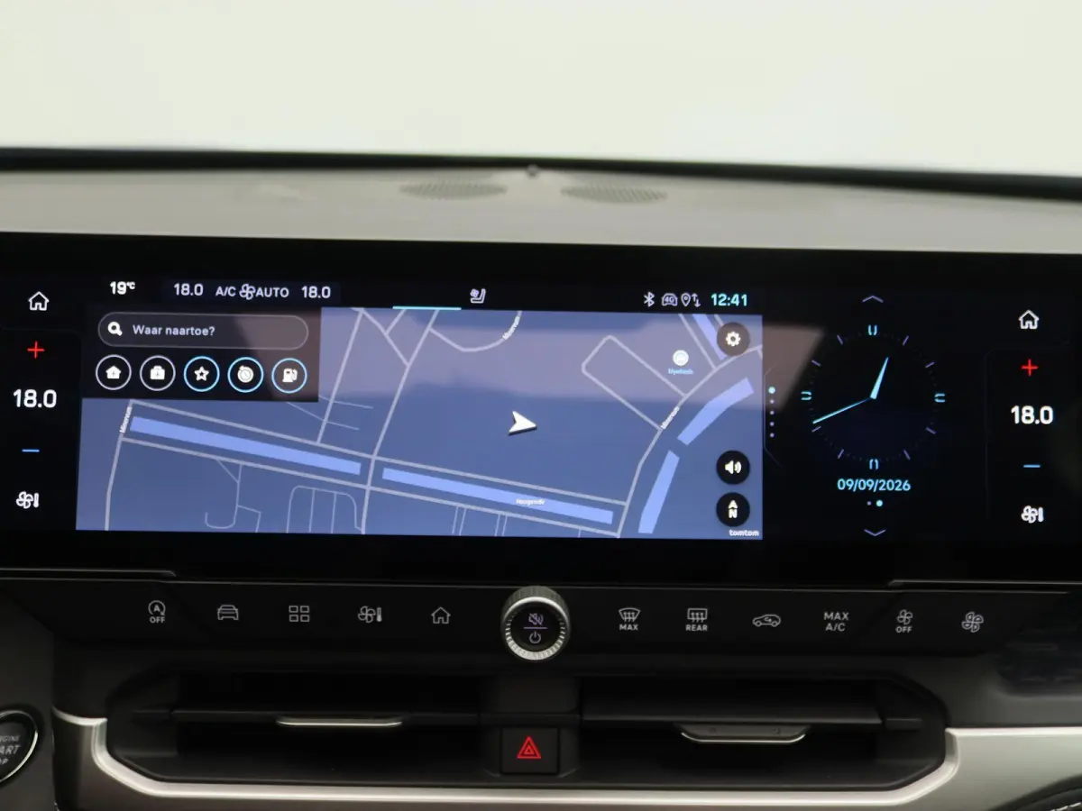 1.2 e-Hybrid First Edition | Panorama dak | Tot 8 Jaar Garantie |